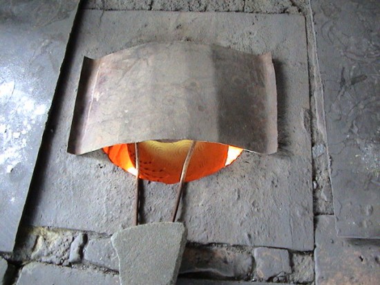 cloisonné dans le four . Cuisson à 850 °C cloisonné dans le four . Cuisson à 850 °C